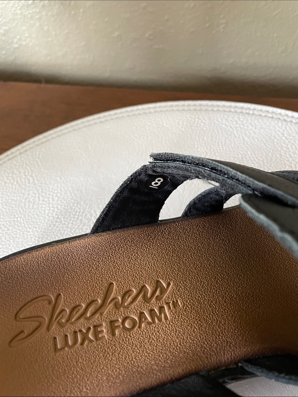 Skechers Luxe Foam Slip on Sandals Very Good Used Condition - Picture 3 of 12